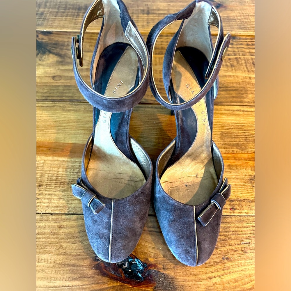 Gianni Bini Brown Suede/Leather Upper Heels